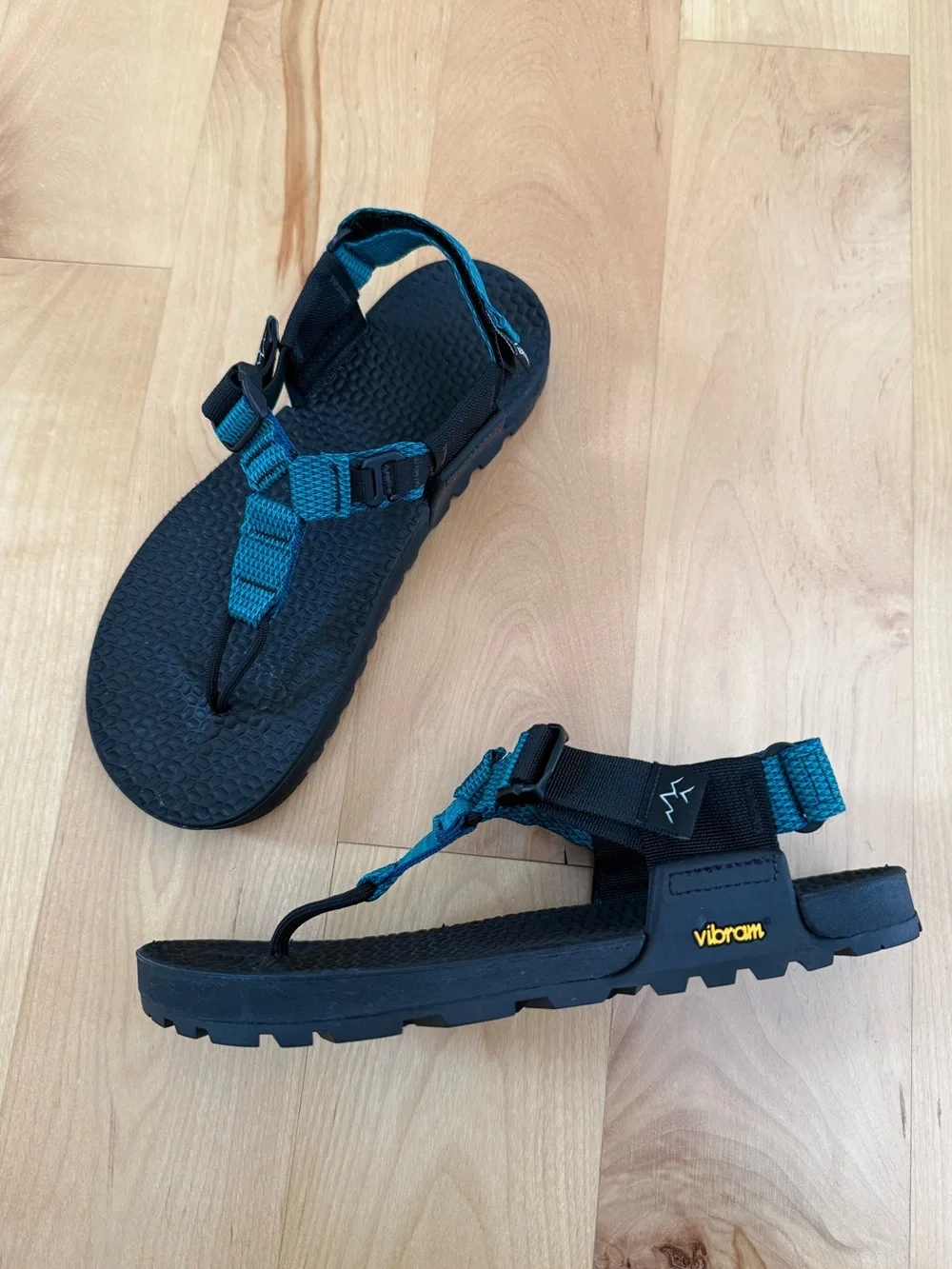 Bedrock Unisex Active Sandal M6 / W7 Cascade Green EUC